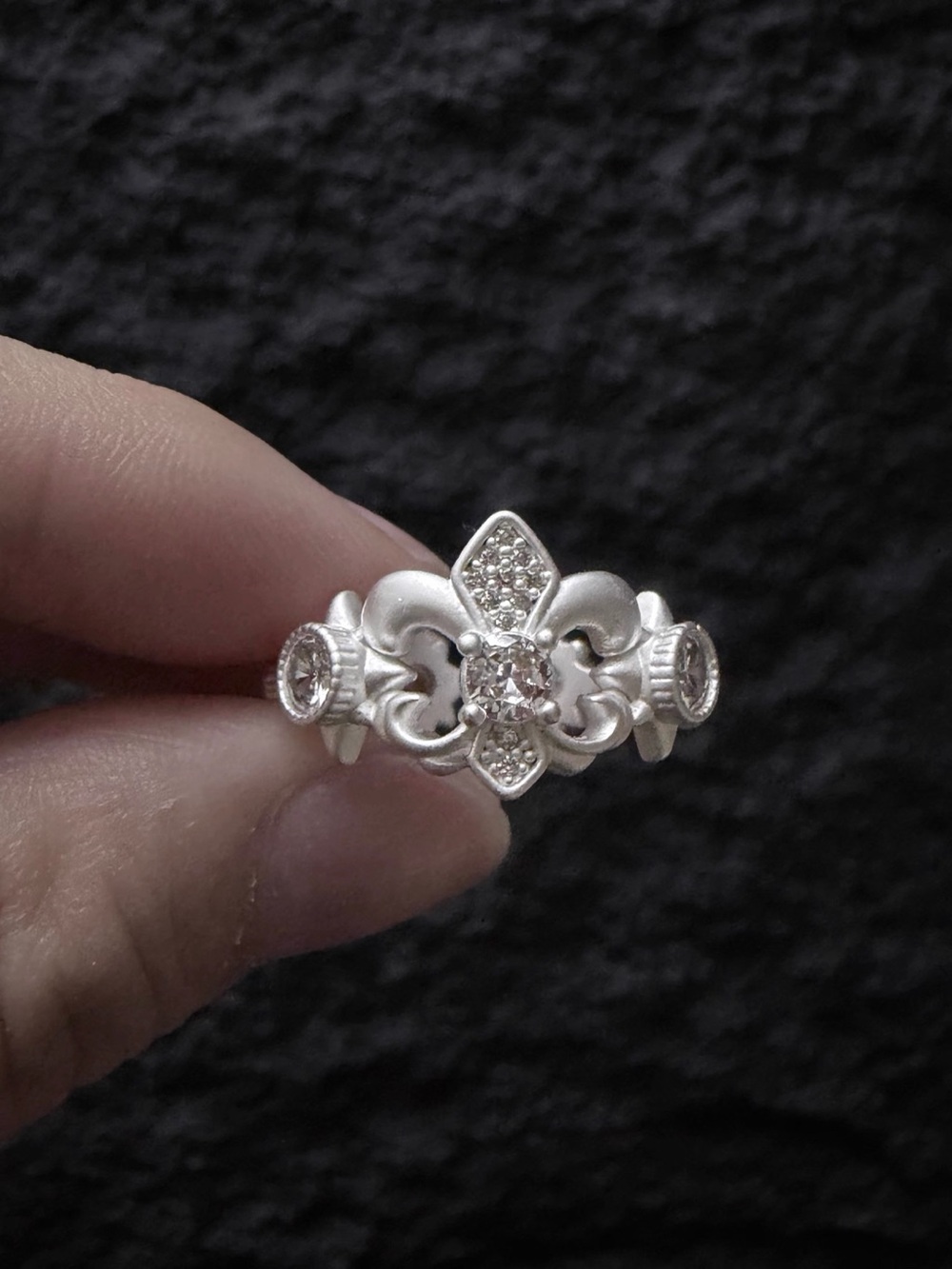 Silver Fleur-de-Lis Cubic Zirconia Ring - Silver plated